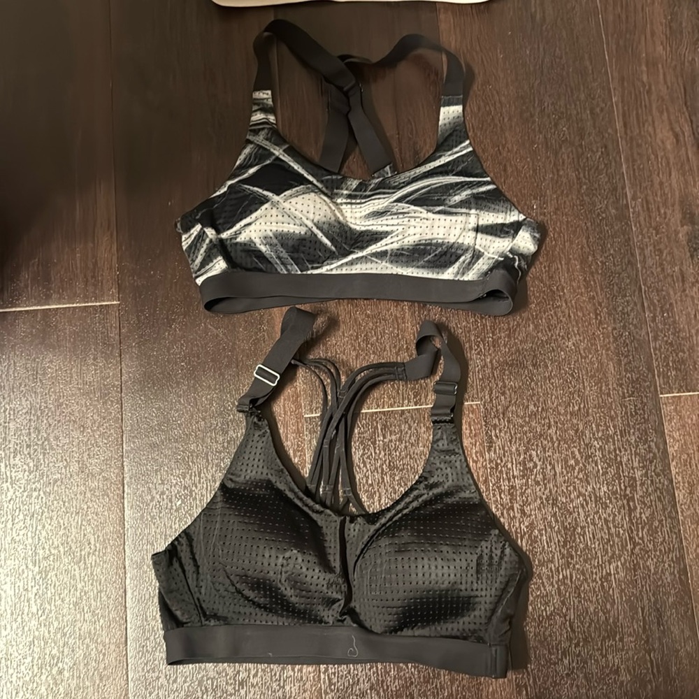 2 Victoria’s Secret Adjustable Padded Sports Bras size 32A